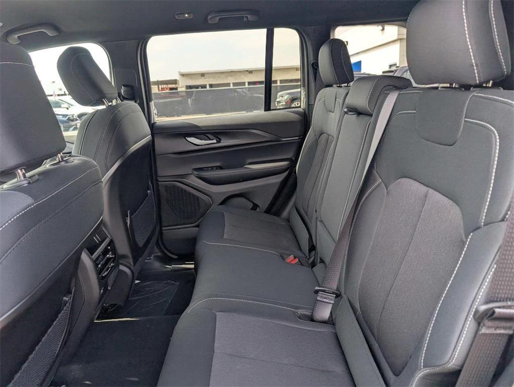 new 2025 Jeep Grand Cherokee car, priced at $32,375