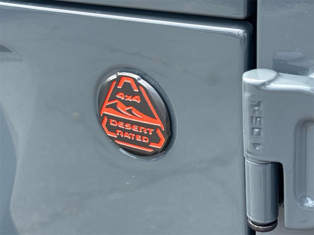 new 2025 Jeep Gladiator car, priced at $44,287