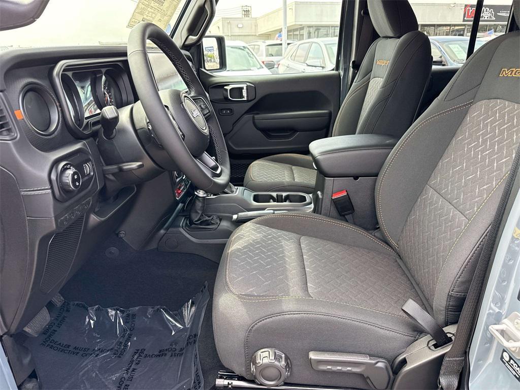new 2025 Jeep Gladiator car, priced at $44,287