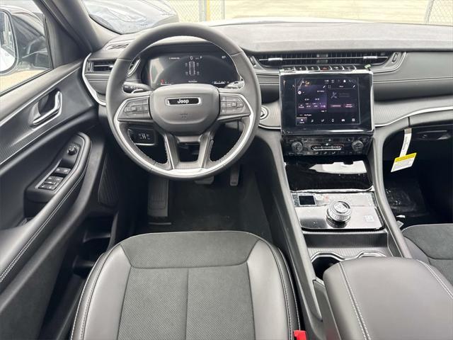 new 2025 Jeep Grand Cherokee car, priced at $42,372