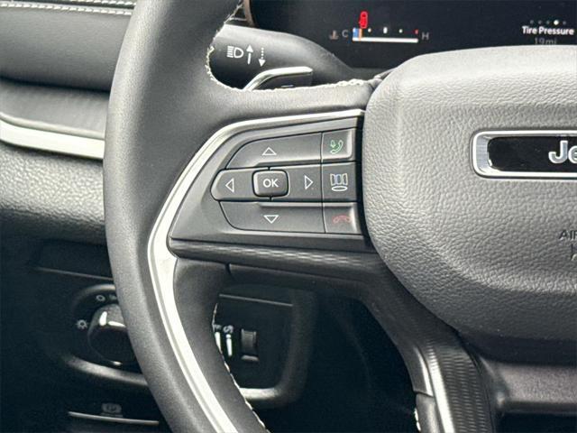 new 2025 Jeep Grand Cherokee car, priced at $42,372