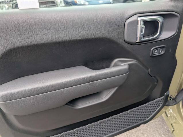 new 2025 Jeep Wrangler car, priced at $37,090