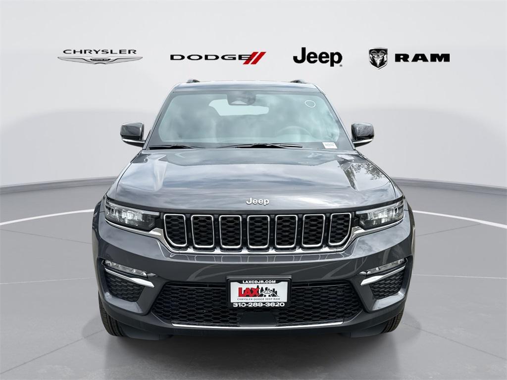 new 2025 Jeep Grand Cherokee car, priced at $33,695