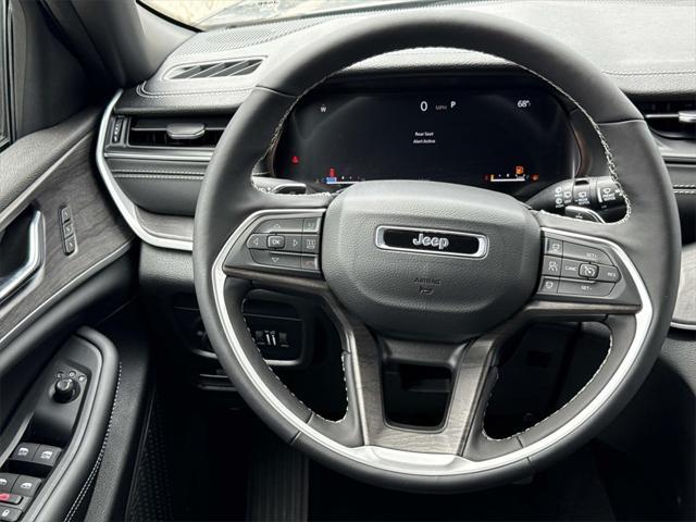 new 2025 Jeep Grand Cherokee car, priced at $41,577
