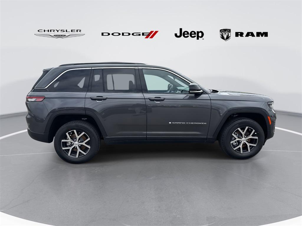 new 2025 Jeep Grand Cherokee car, priced at $33,695