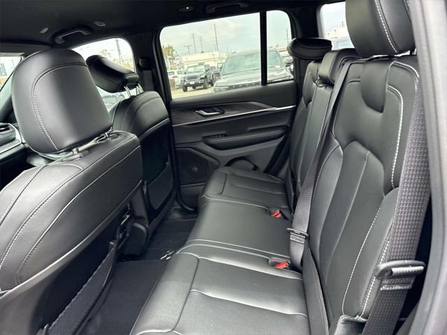 new 2025 Jeep Grand Cherokee car, priced at $41,577