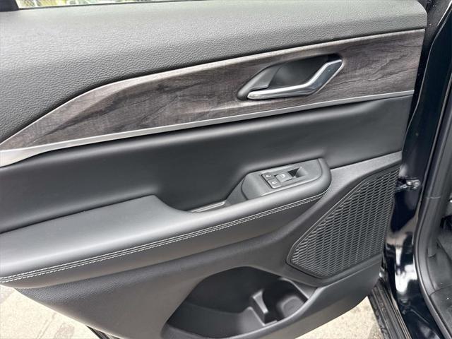 new 2025 Jeep Grand Cherokee car, priced at $46,057