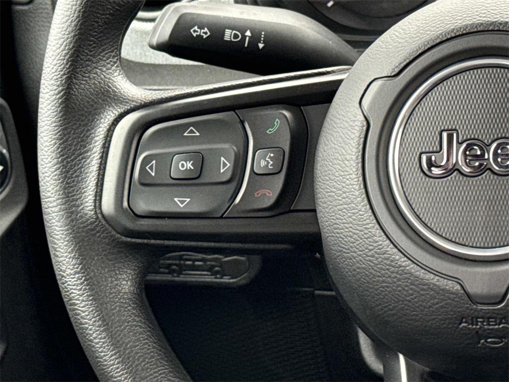 new 2025 Jeep Gladiator car, priced at $39,735