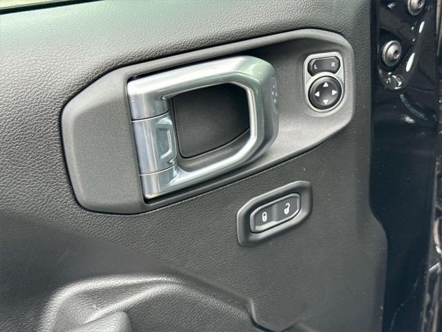 new 2025 Jeep Gladiator car, priced at $37,335