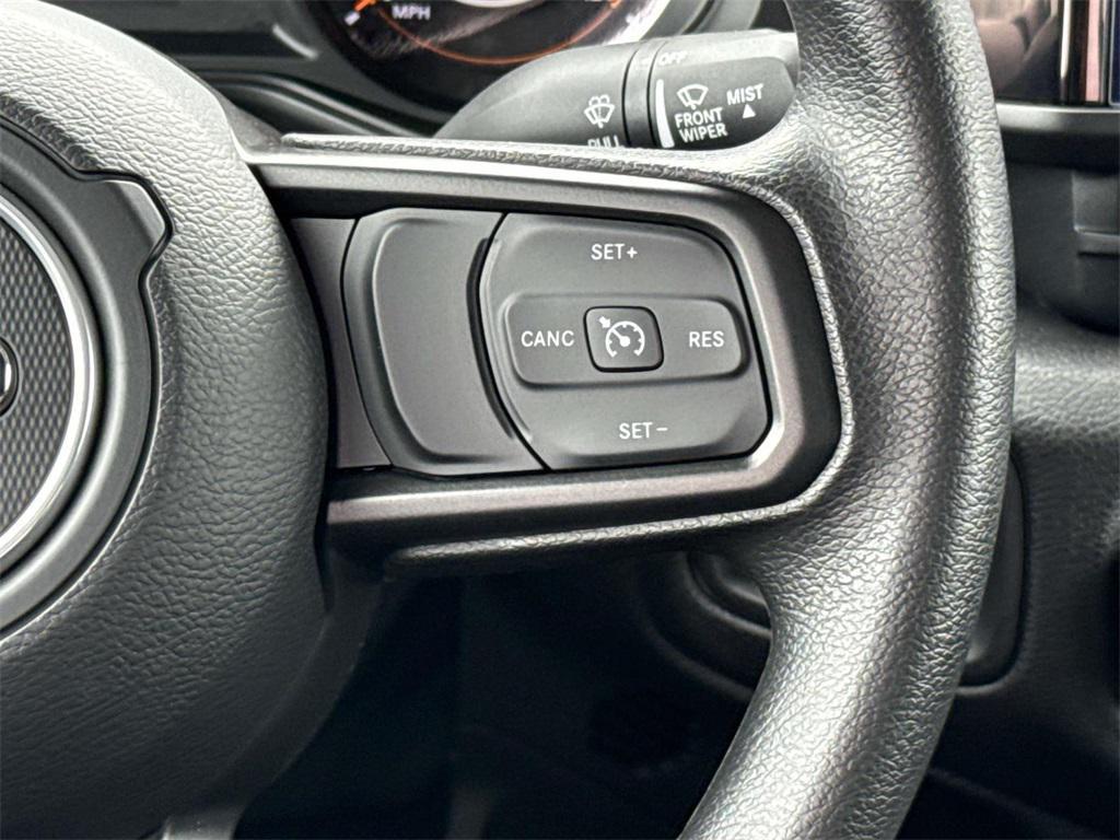 new 2025 Jeep Gladiator car, priced at $39,735