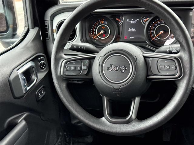 new 2025 Jeep Gladiator car, priced at $37,335