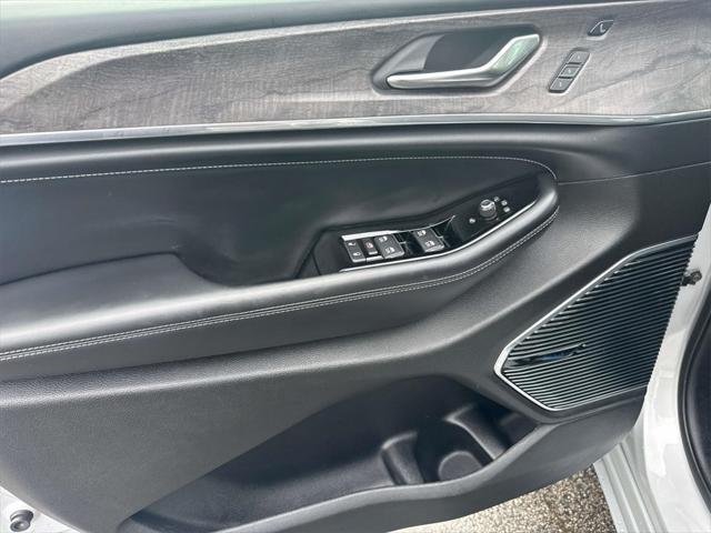 used 2022 Jeep Grand Cherokee car, priced at $38,736