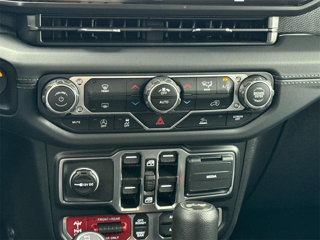 new 2025 Jeep Wrangler car, priced at $54,308