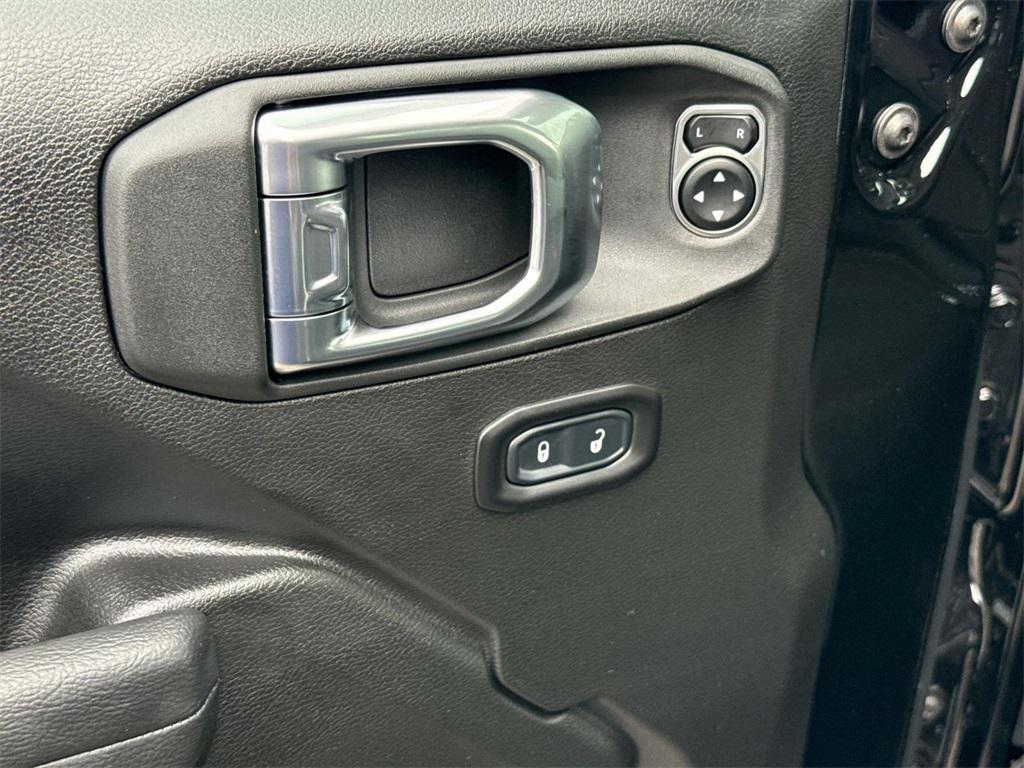 new 2025 Jeep Wrangler car, priced at $54,308