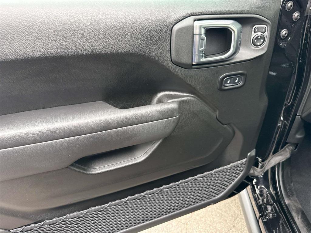 new 2025 Jeep Wrangler car, priced at $54,308