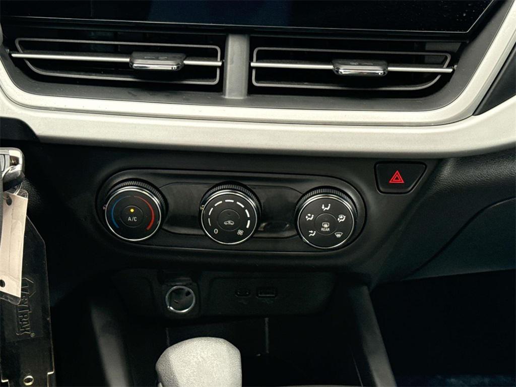 used 2024 Chevrolet Trax car, priced at $18,995