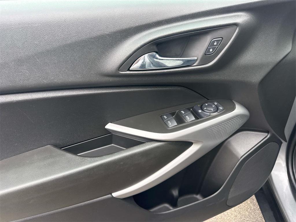 used 2024 Chevrolet Trax car, priced at $18,995