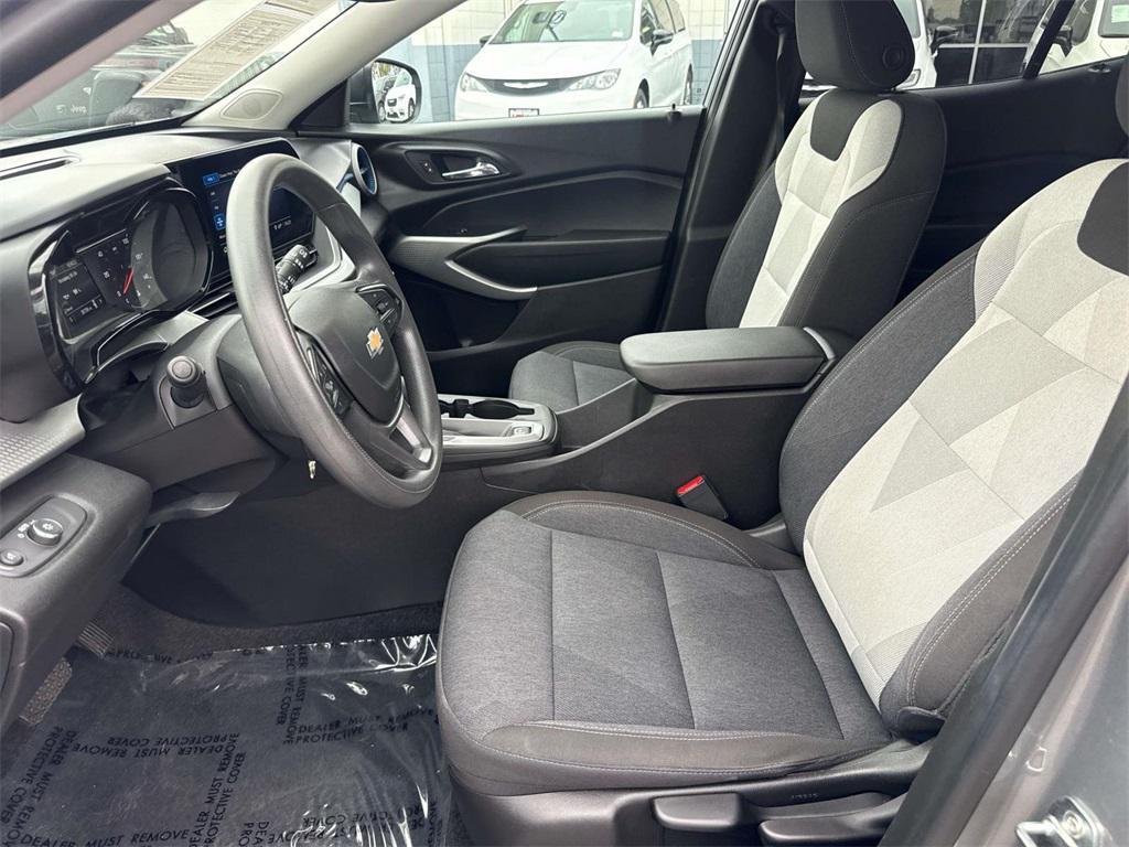 used 2024 Chevrolet Trax car, priced at $18,995