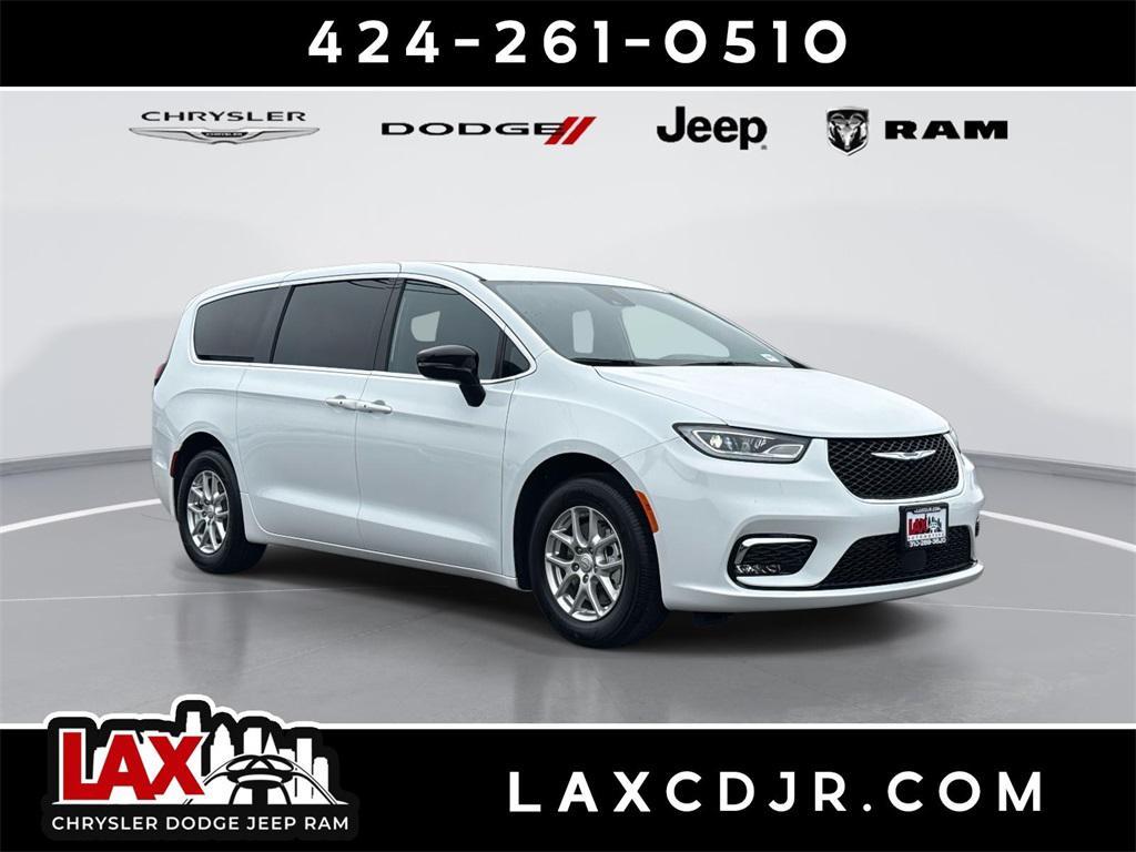 new 2026 Chrysler Pacifica car, priced at $39,653