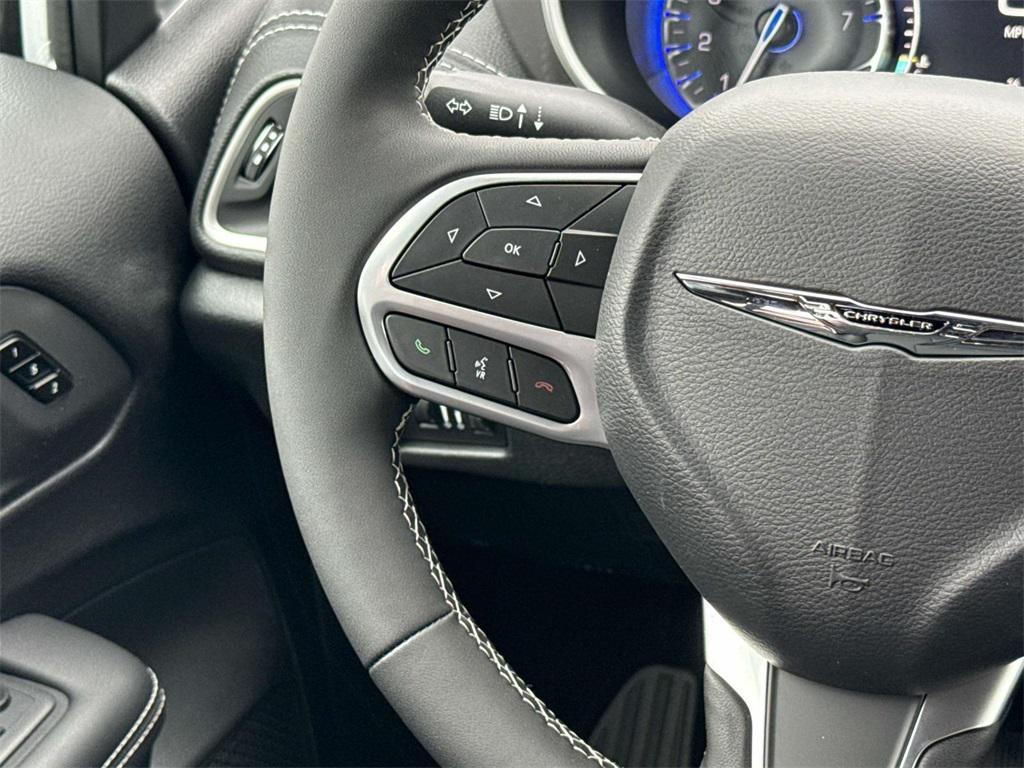 new 2026 Chrysler Pacifica car, priced at $39,653