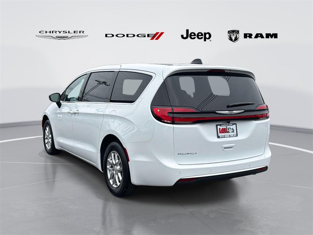new 2026 Chrysler Pacifica car, priced at $39,653