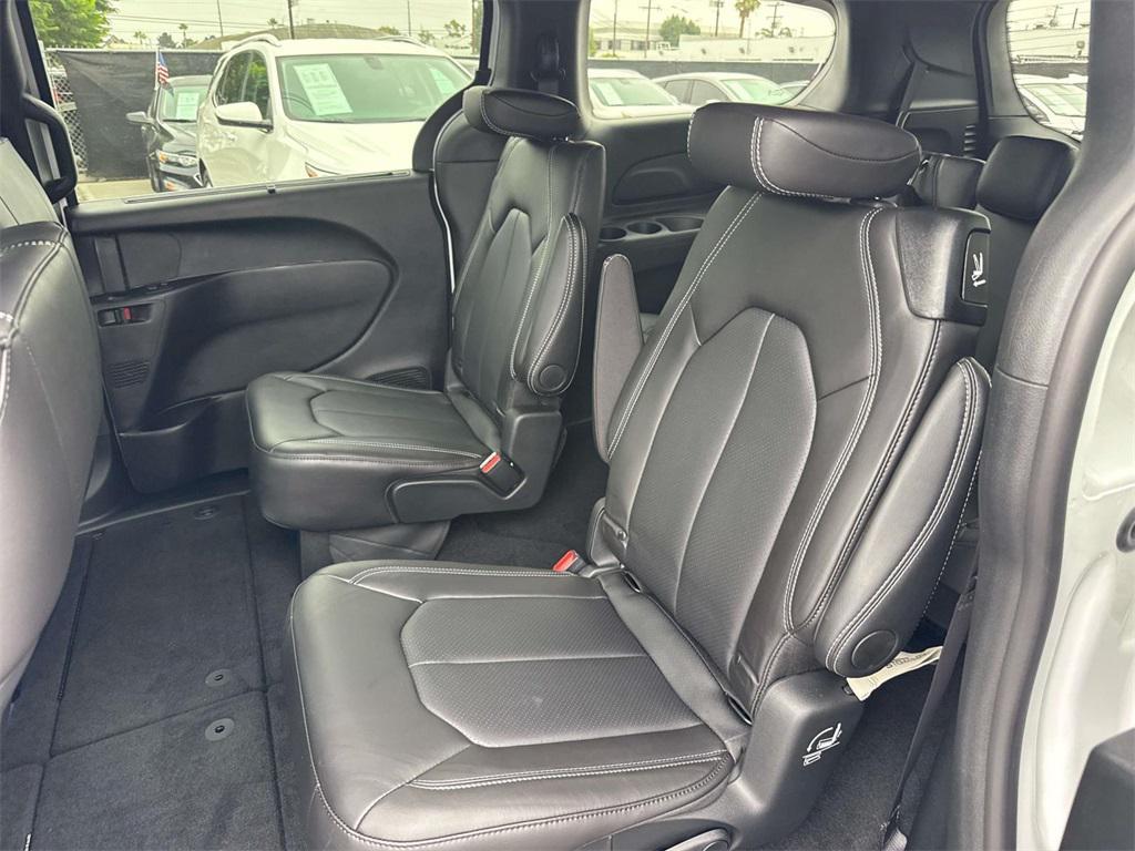 new 2026 Chrysler Pacifica car, priced at $39,653