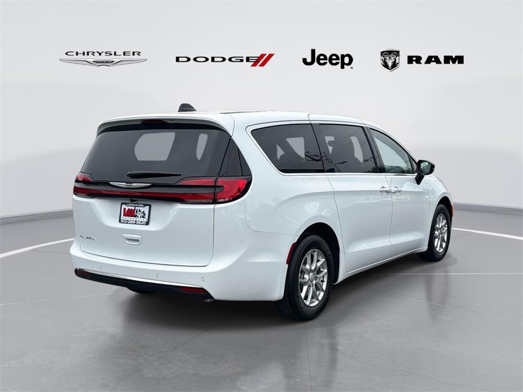 new 2026 Chrysler Pacifica car, priced at $39,653