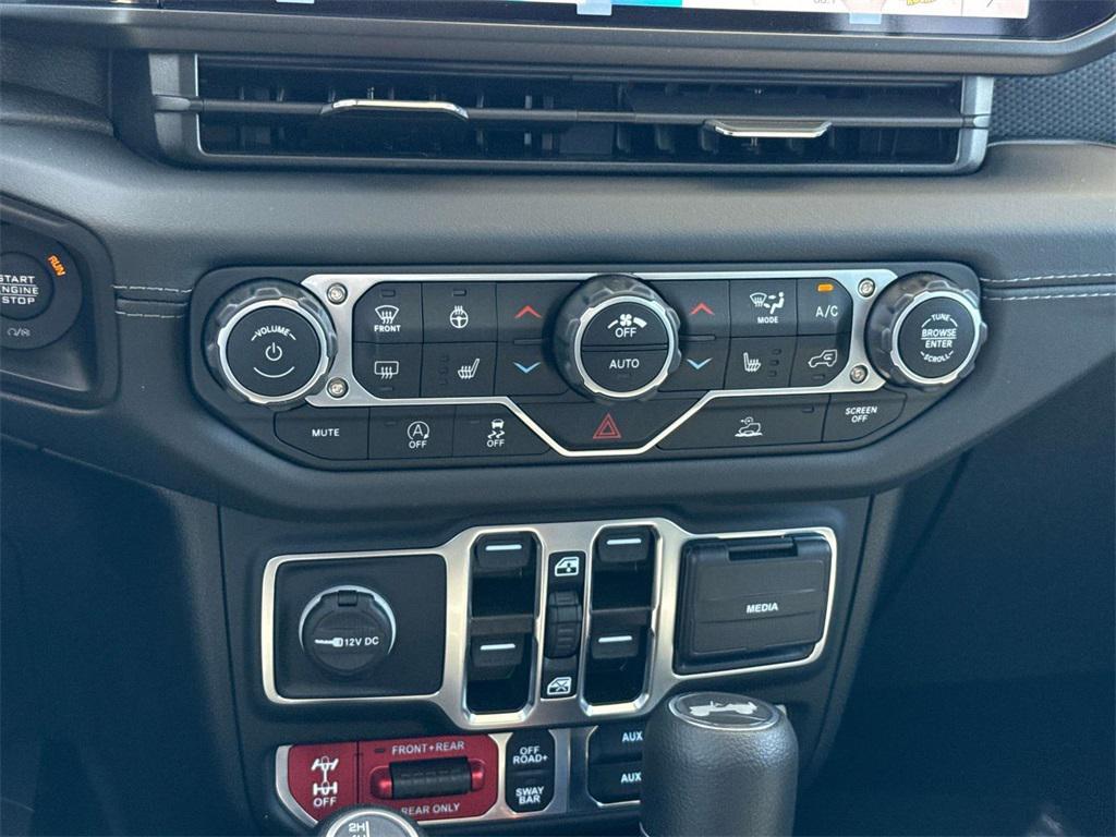 new 2025 Jeep Wrangler car, priced at $50,569