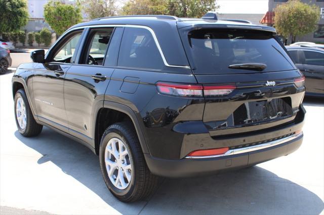 new 2023 Jeep Grand Cherokee car, priced at $40,600