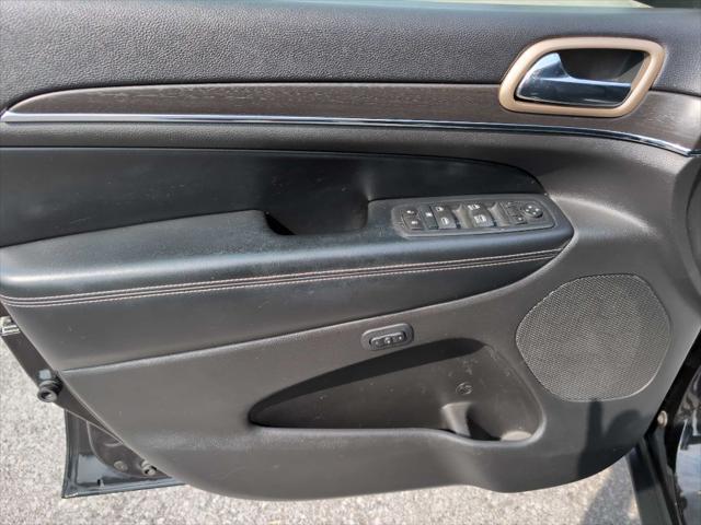 used 2016 Jeep Grand Cherokee car, priced at $15,990