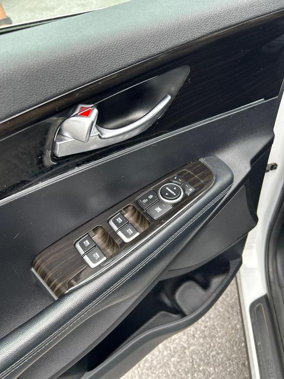 used 2019 Kia Sorento car, priced at $13,490