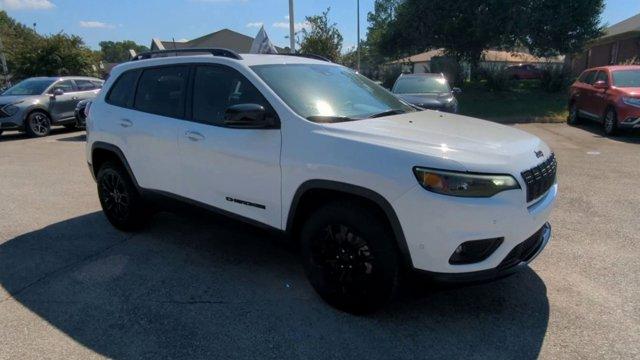 used 2023 Jeep Cherokee car, priced at $25,411