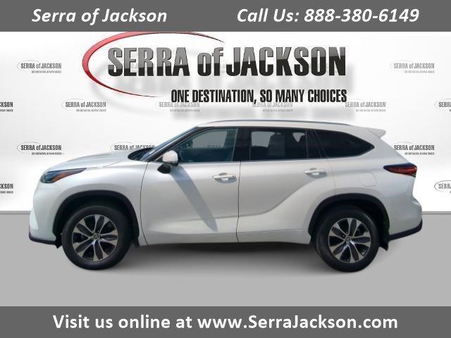 used 2021 Toyota Highlander car, priced at $28,711