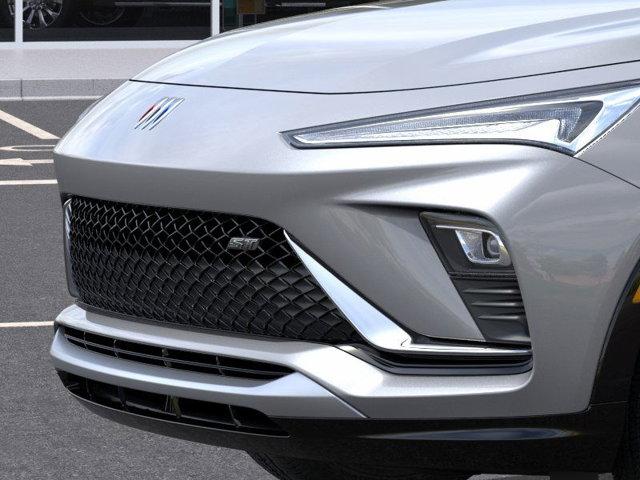 new 2025 Buick Envista car, priced at $30,320