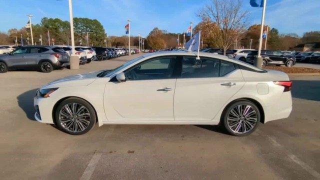 used 2023 Nissan Altima car, priced at $25,911