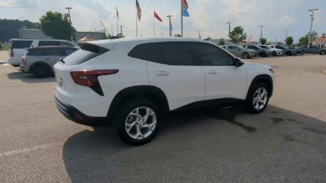 used 2024 Chevrolet Trax car, priced at $21,839