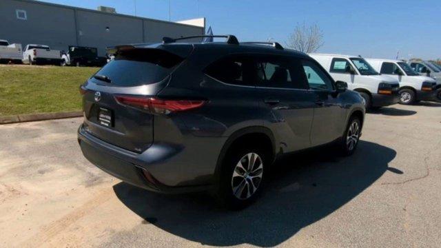 used 2023 Toyota Highlander car, priced at $40,911
