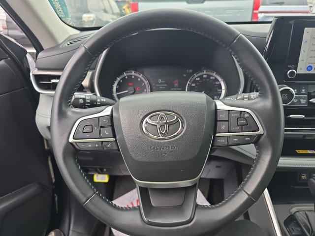 used 2023 Toyota Highlander car, priced at $39,911