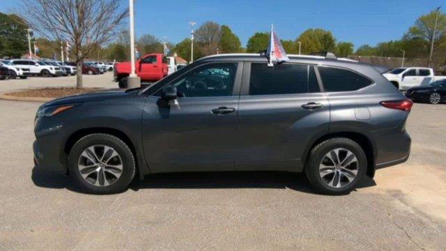 used 2023 Toyota Highlander car, priced at $40,911
