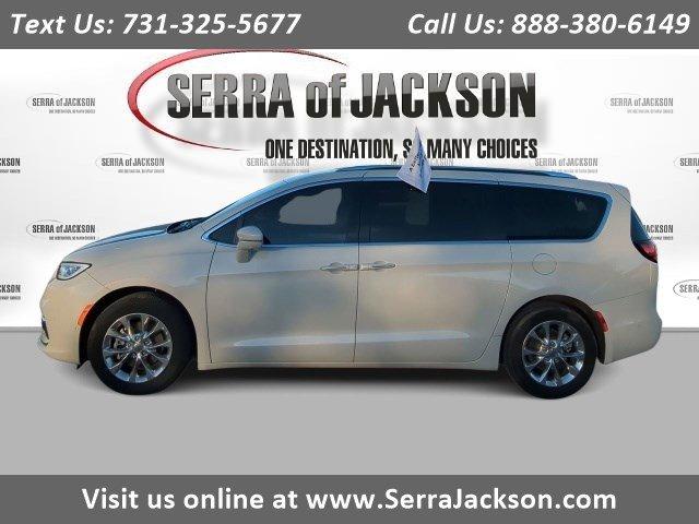 used 2021 Chrysler Pacifica car, priced at $27,411