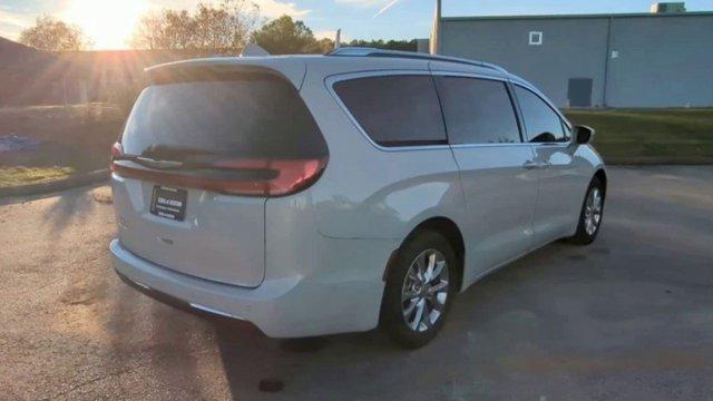 used 2021 Chrysler Pacifica car, priced at $27,411