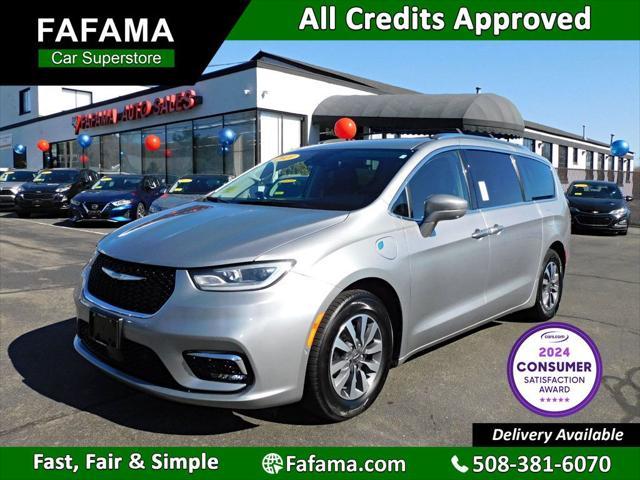 used 2021 Chrysler Pacifica Hybrid car, priced at $24,790