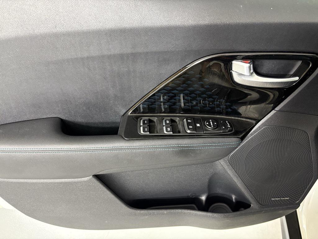 used 2020 Kia Niro EV car, priced at $15,500