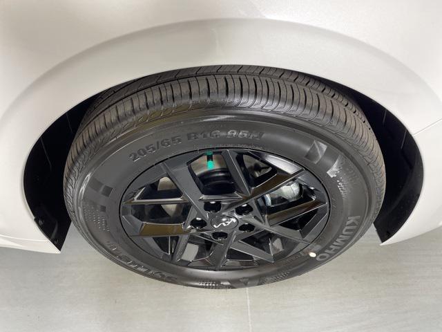 new 2026 Kia K5 car, priced at $29,060