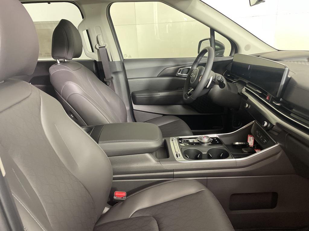 new 2026 Kia Carnival Hybrid car, priced at $48,977