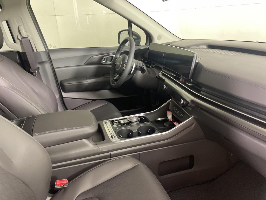 new 2026 Kia Carnival Hybrid car, priced at $48,977