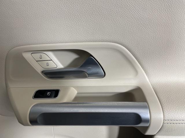 used 2022 Mercedes-Benz GLB 250 car, priced at $25,800