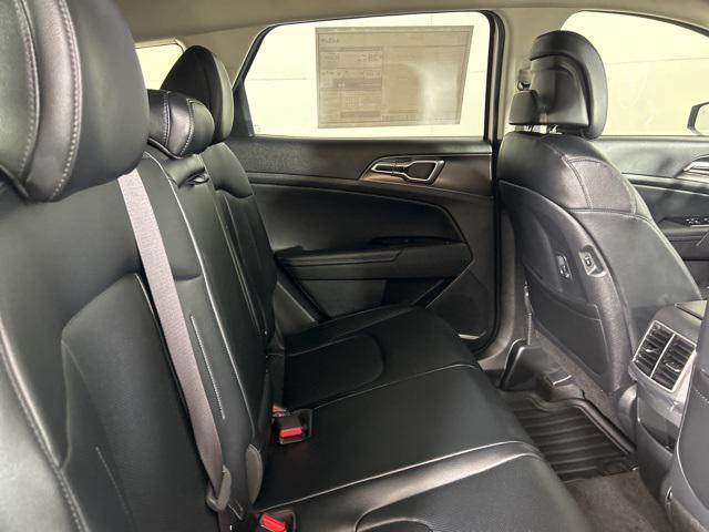 new 2025 Kia Sportage Hybrid car, priced at $33,901