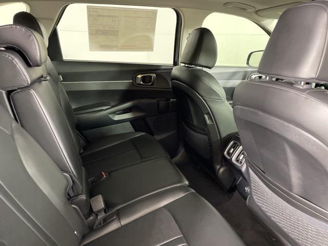 new 2025 Kia Sorento car, priced at $35,782