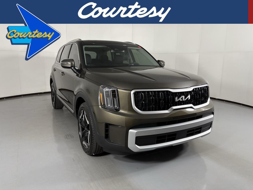 new 2025 Kia Telluride car, priced at $42,612